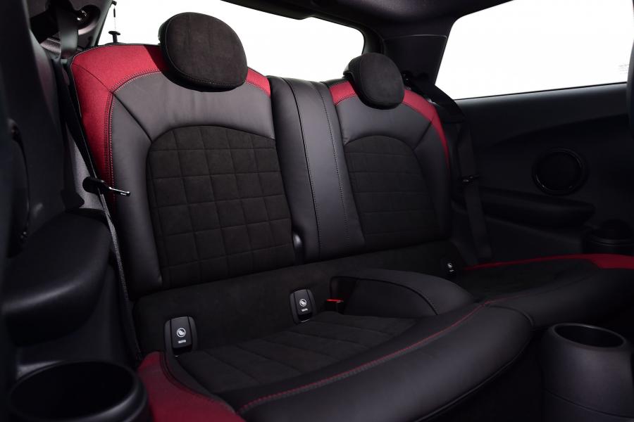 Интерьер Mini Cooper 1499 GT (F56) 2017 года  (UK) (фото 19 из 30)